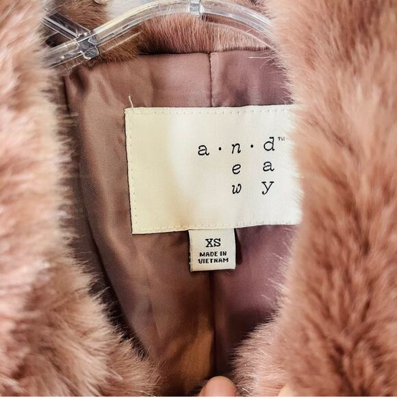 A New Day pink faux fur big collar cropped coat jacket XS - Picture 5 of 7